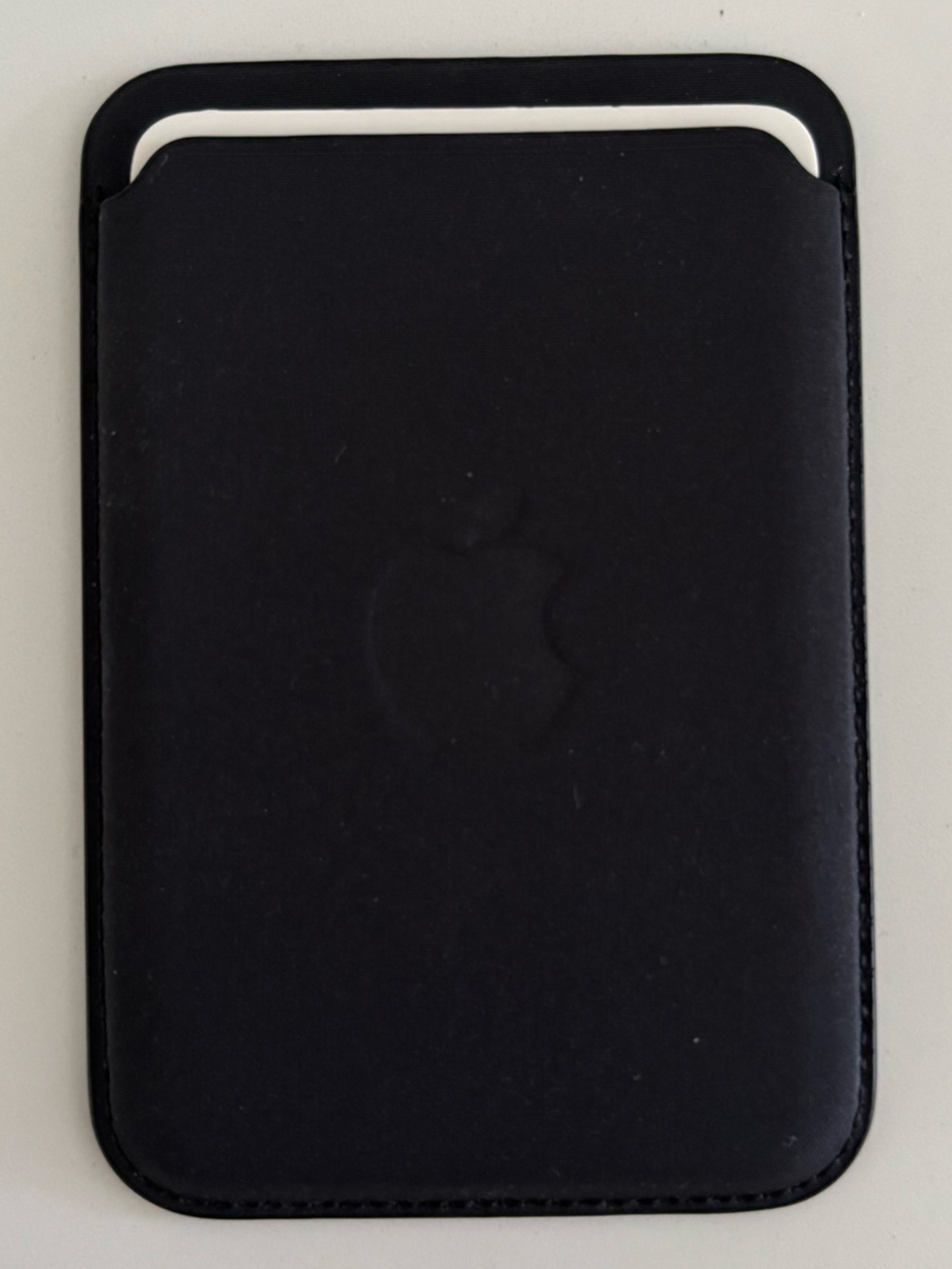 Apple FineWoven MagSafe Wallet - Black - Picture 3 of 6